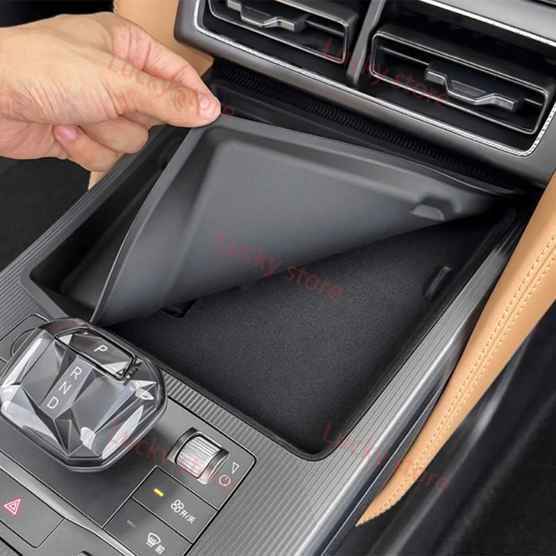 For 2024-2025 BYD Song L DM-i Car Center Console Wireless Charging Silicone Mat Anti-Slip Dust-Proof Pad Interior Accessories